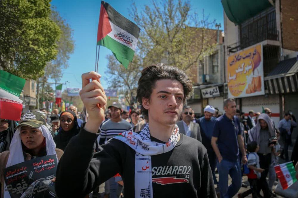 حضور دانشجویان دانشگاه بین‌المللی امام‌خمینی(ره) از بیش از بیست ملیت جهان در راهپیمایی روز قدس قزوین