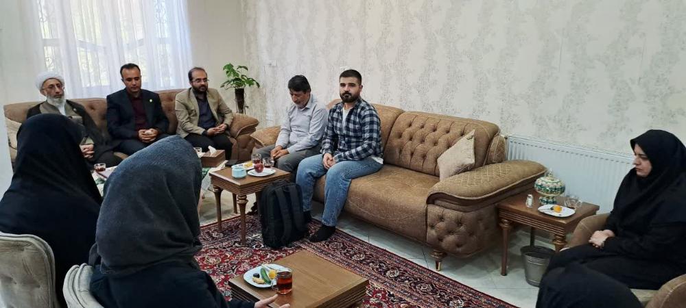 دیدار رئیس نهاد نمایندگی مقام معظم رهبری دانشگاه با خانواده محترم شهید حمید رنجبر