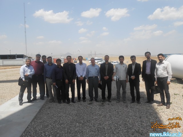 بازدید اساتید گروه مهندسی برق و مهندسی مکانیک دانشگاه از نیروگاه بادی کهک