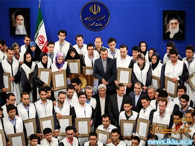 تقدیر از دانشجوی دانشگاه به عنوان دانشجوی نمونه کشوری