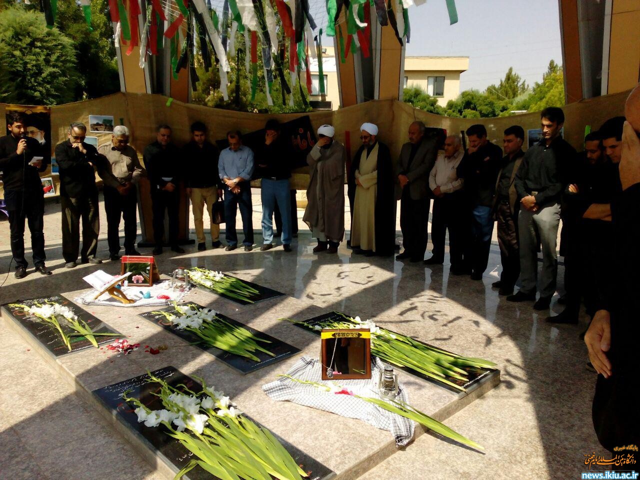 غبارروبی مزار شهدای گمنام دانشگاه به مناسبت هفته دفاع مقدس