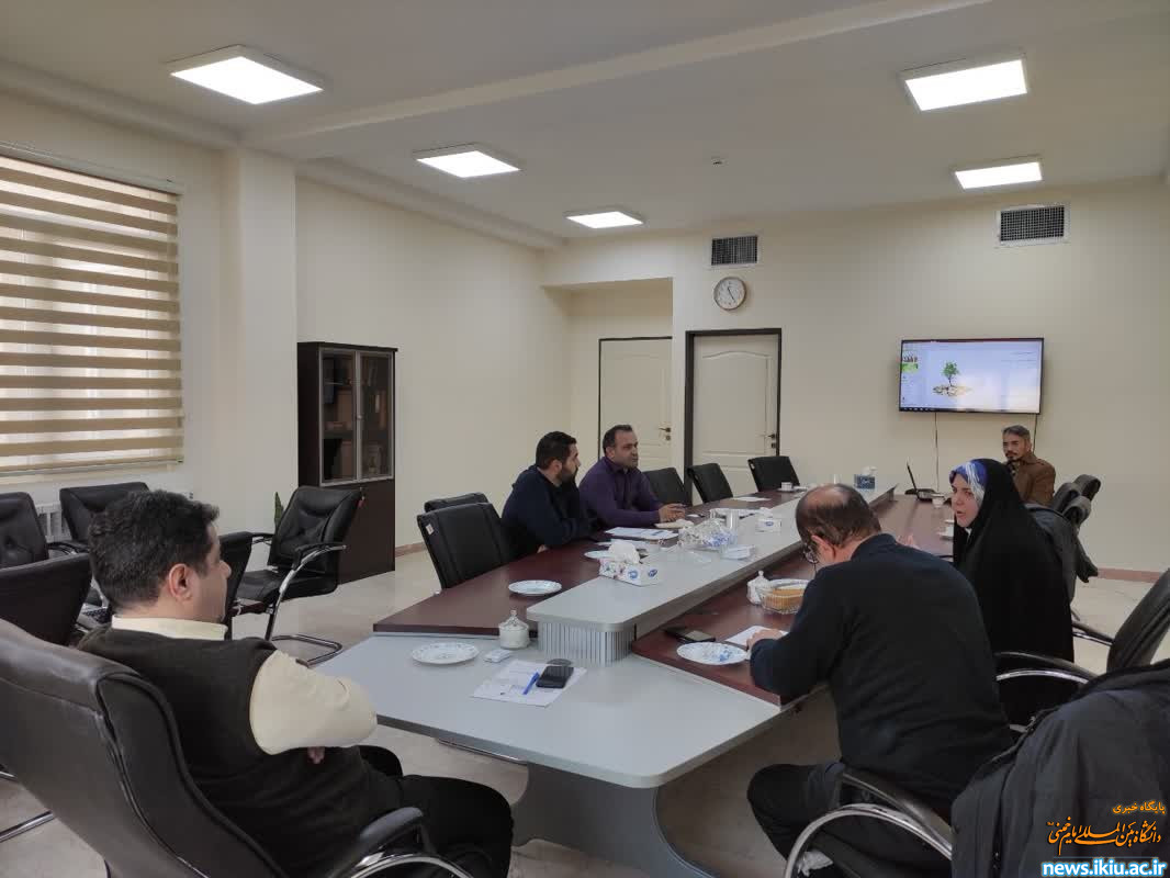 پذیرش دو شرکت فناور در حوزه آب و آبیاری درمرکز رشد و توسعه کارآفرینی دانشگاه