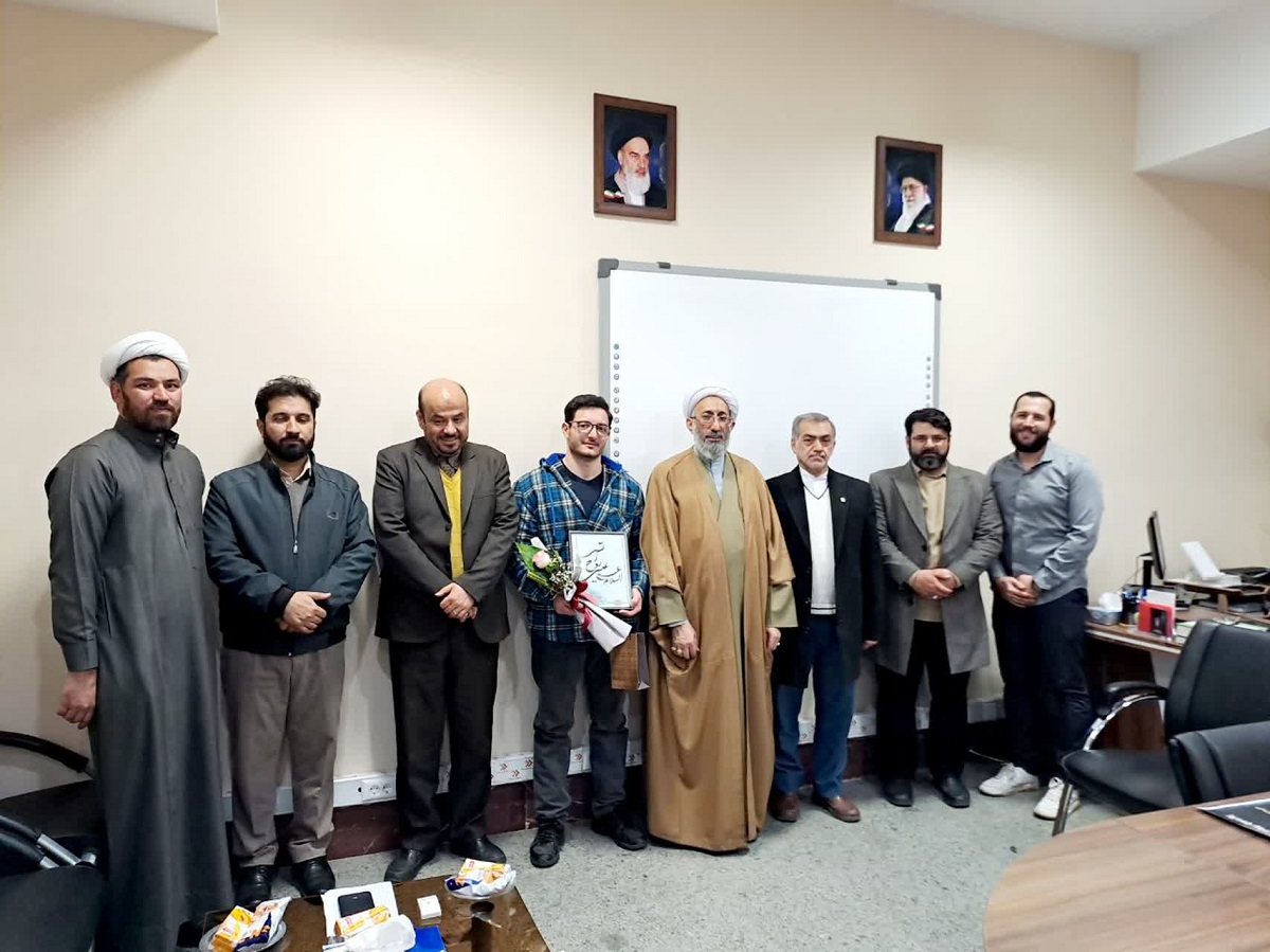 دیدار  و تجلیل از دانشجوی مسیحی دانشگاه بین المللی امام خمینی(ره)