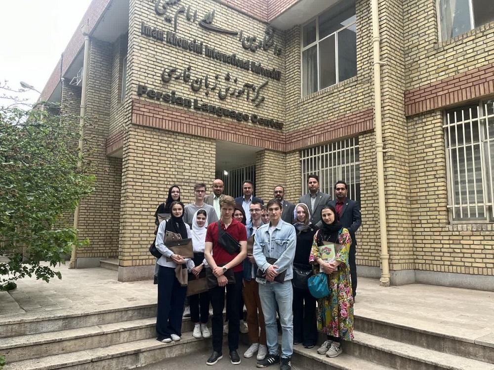 مراسم افتتاحیه پنجمین دوره دانش افزایی زبان فارسی با حضور دانشجویان دانشگاه دولتی زبانشناسی مسکو